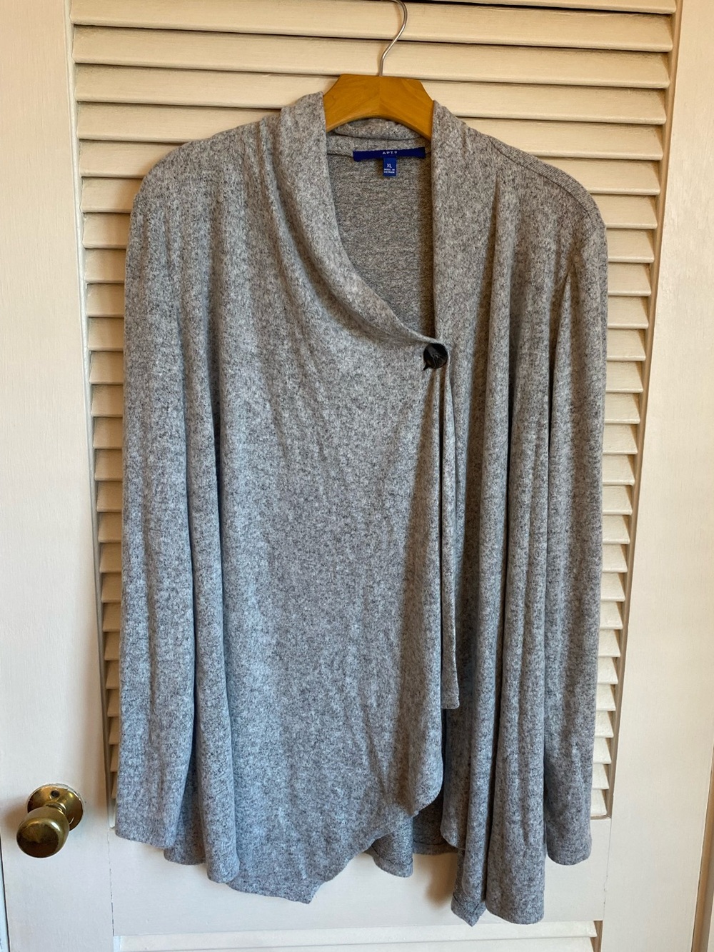Apt. 9 Cashmere-Like Heather Grey Shawl with One Button